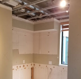 Before photo — Hamilton 1226 601 Image 4 — Vancouver General Contractors